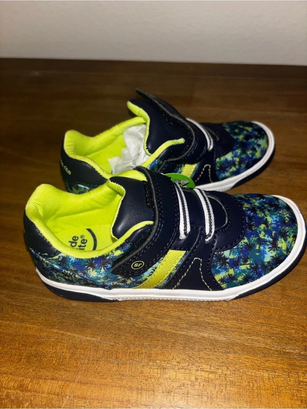 Stride Rite Toddler Boys SR Thompson Polyurethane Sneakers 9.5 new